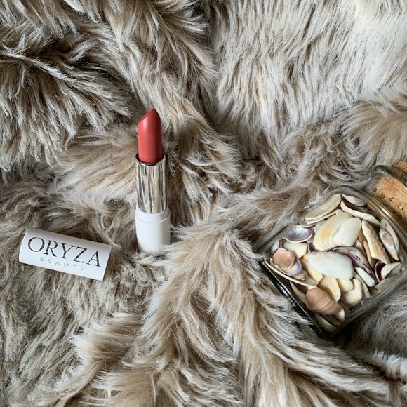 Choose a FREE Lipstick with Purchase! - Picture 2 of 14